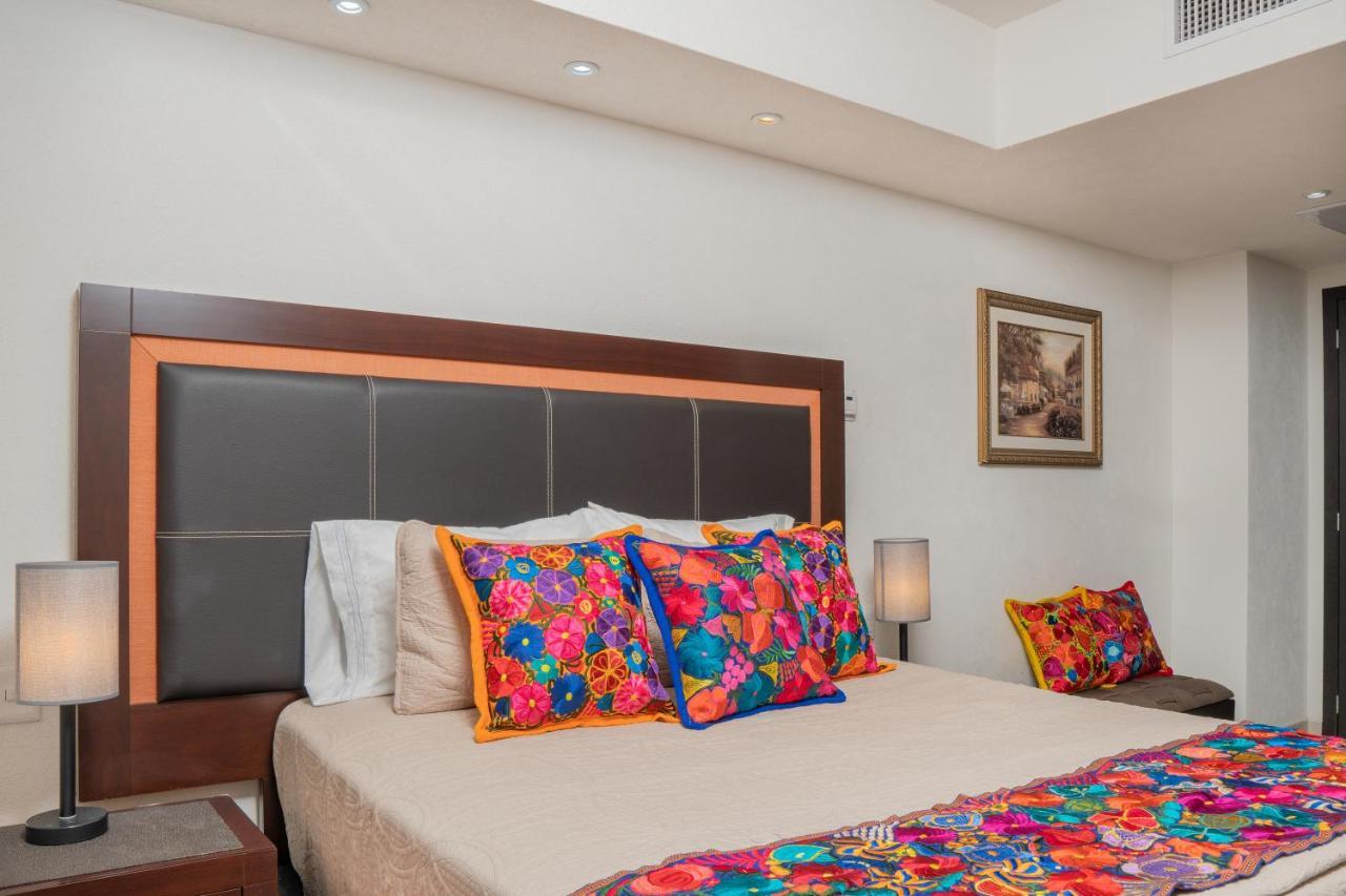 Ocean Front Condo Sleeps 4 Adults-Grand Venetian T3000-1606 Puerto Vallarta Luaran gambar