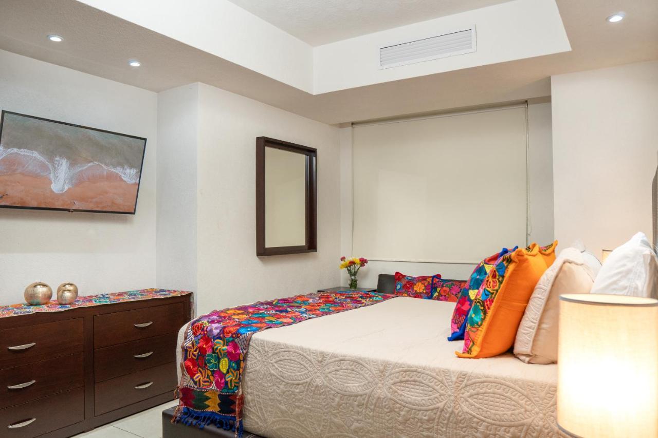 Ocean Front Condo Sleeps 4 Adults-Grand Venetian T3000-1606 Puerto Vallarta Luaran gambar