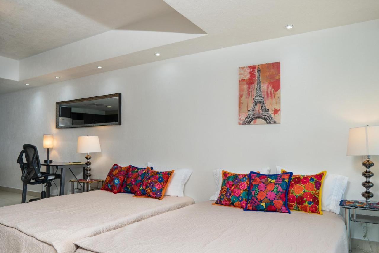 Ocean Front Condo Sleeps 4 Adults-Grand Venetian T3000-1606 Puerto Vallarta Luaran gambar