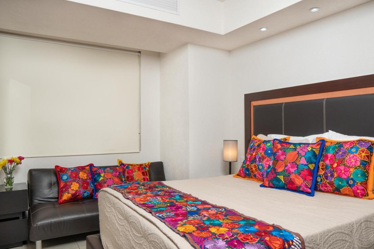 Ocean Front Condo Sleeps 4 Adults-Grand Venetian T3000-1606 Puerto Vallarta Luaran gambar