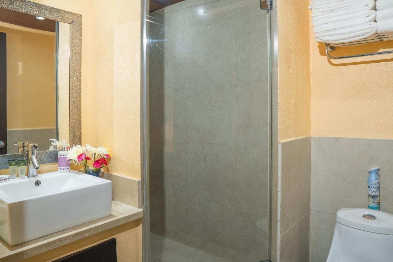 Ocean Front Condo Sleeps 4 Adults-Grand Venetian T3000-1606 Puerto Vallarta Luaran gambar